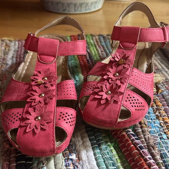 Elegant Pink Floral Women's Sandals Size 39/8 - Picture 1 of 16
